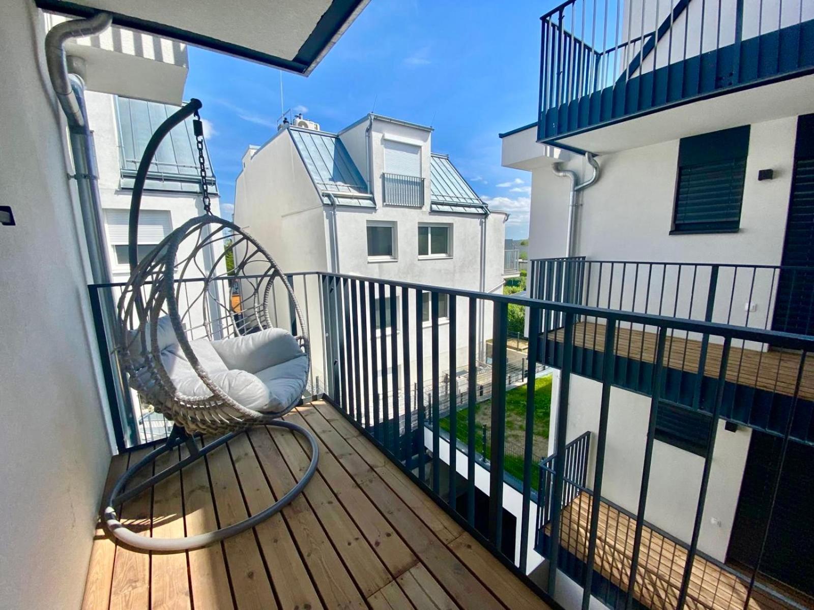 Modern Apartment With Balcony & Free Parking - Nearby Metro เวียนนา ภายนอก รูปภาพ